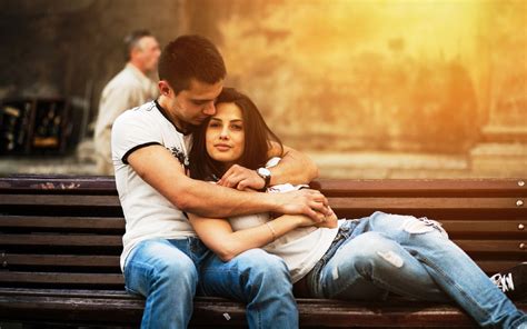 Awesome Romantic Couples Wallpapers